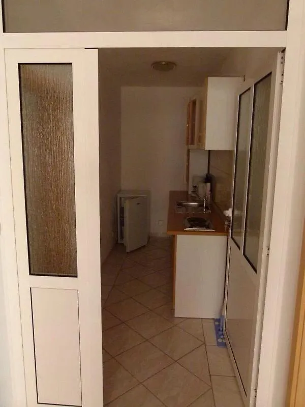 Studio Apartman Ivanic ヴィル アパート